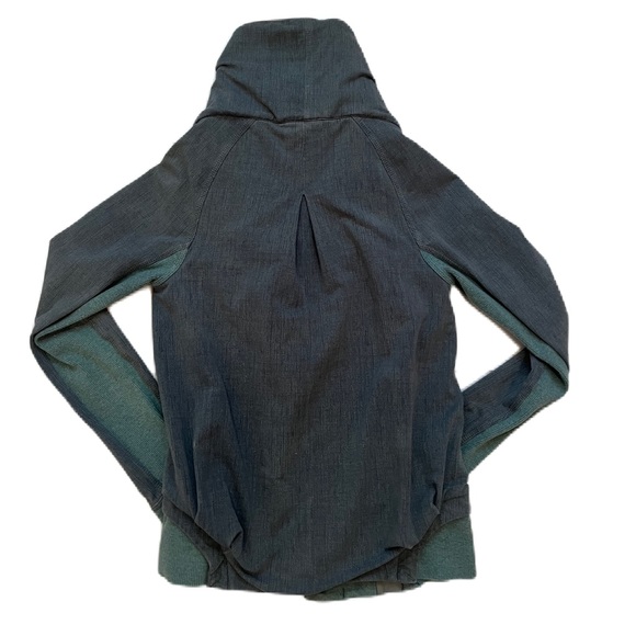 RARE Lululemon Aqua Running Jacket - Picture 3 of 3